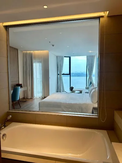 带阳台海景一居公寓 — A La Carte Ha Long Bay Seaside Apartments